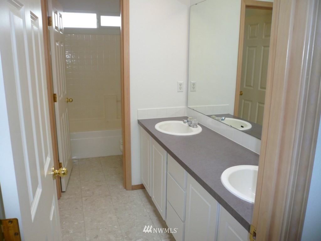 504 Pasco Place Northeast Renton, WA 98059 - Photo 20 of 25 Gallery Image 20