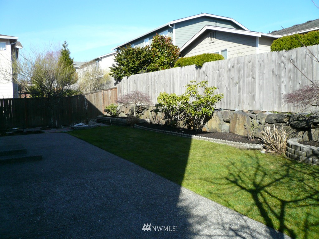 504 Pasco Place Northeast Renton, WA 98059 - Photo 3 of 25 Gallery Image 3