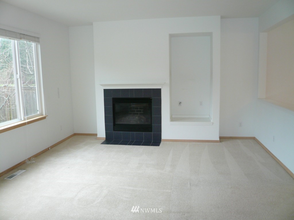 504 Pasco Place Northeast Renton, WA 98059 - Photo 4 of 25 Gallery Image 4