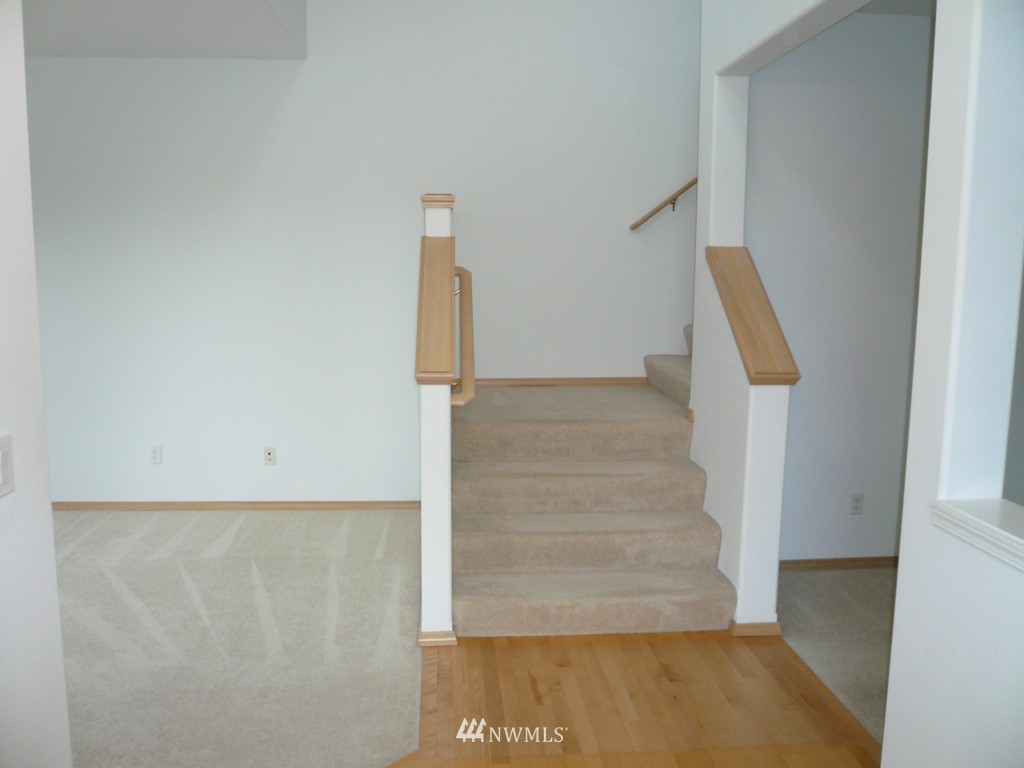 504 Pasco Place Northeast Renton, WA 98059 - Photo 10 of 25 Gallery Image 10