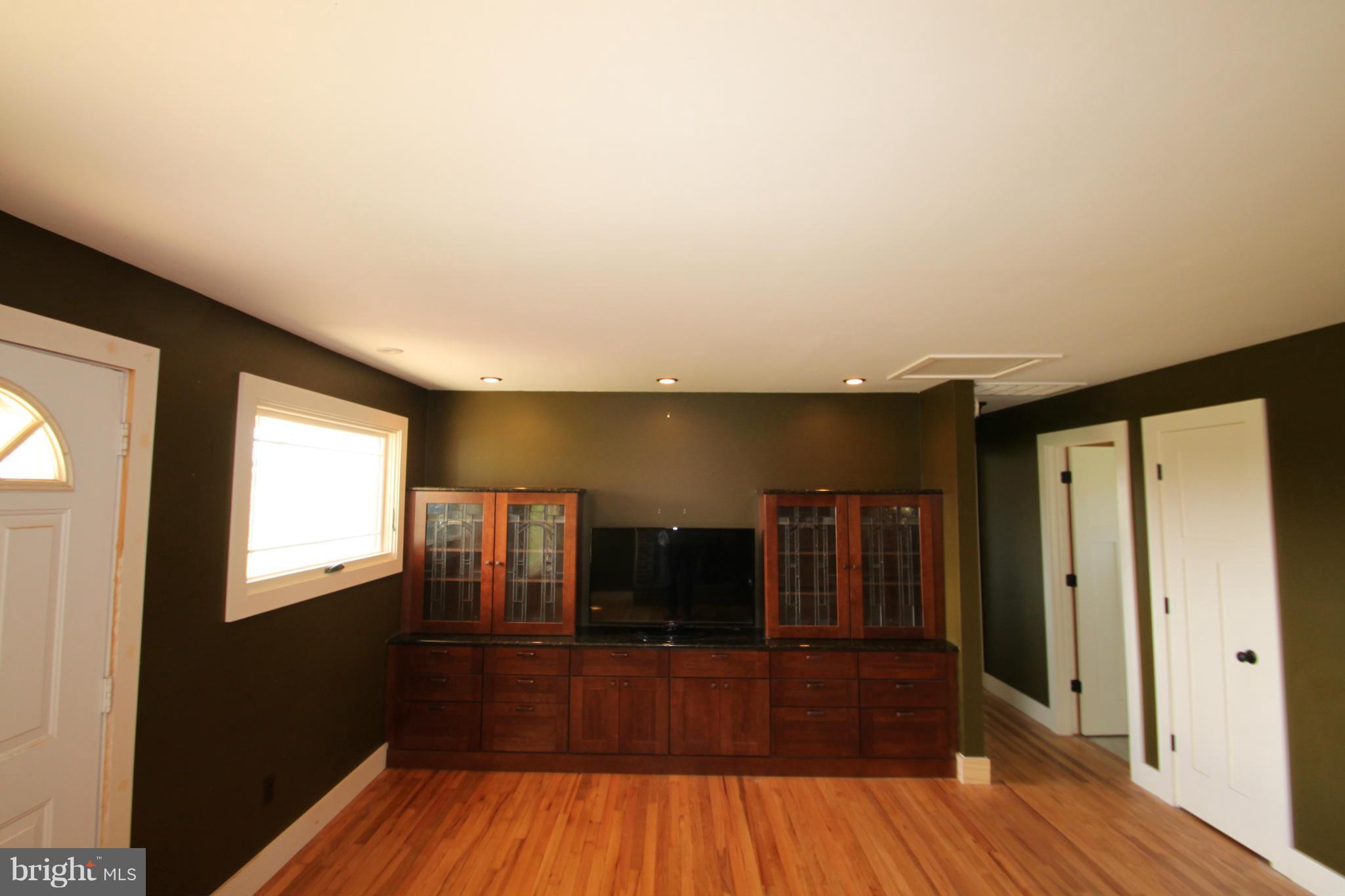 10563 Elk Run Road Catlett, VA 20119 - Photo 9 of 30 Family Room