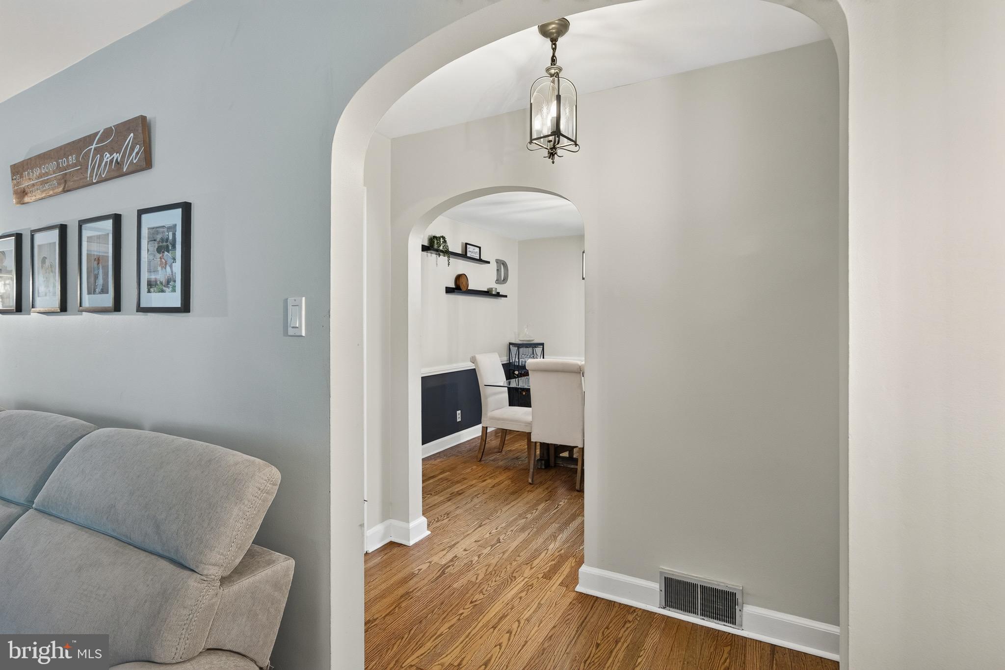 208 Stanton Road Havertown, PA 19083 - Photo 3 of 40