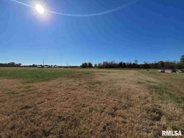 $180,000 | 972 South Commercial Street, Harrisburg, IL 62946