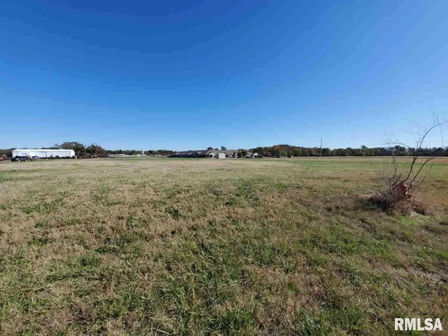 $180,000 | 972 South Commercial Street, Harrisburg, IL 62946