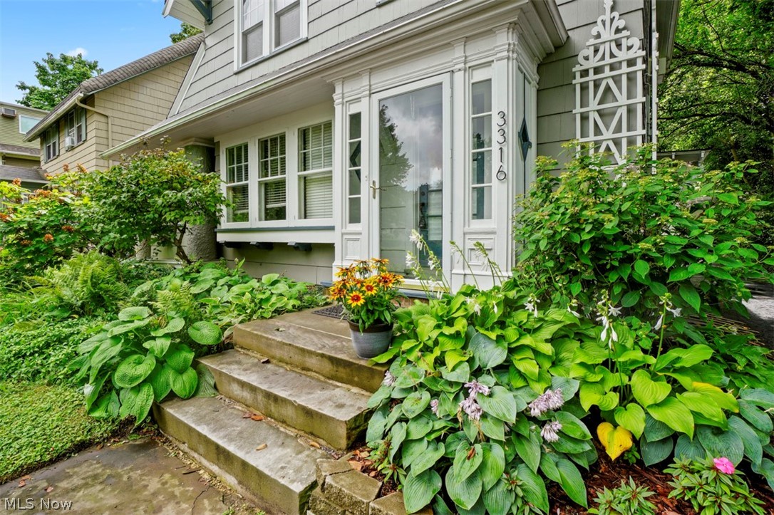 3316 East Fairfax Road Cleveland Heights, OH 44118 - Photo 2 of 32 Gallery Image 2