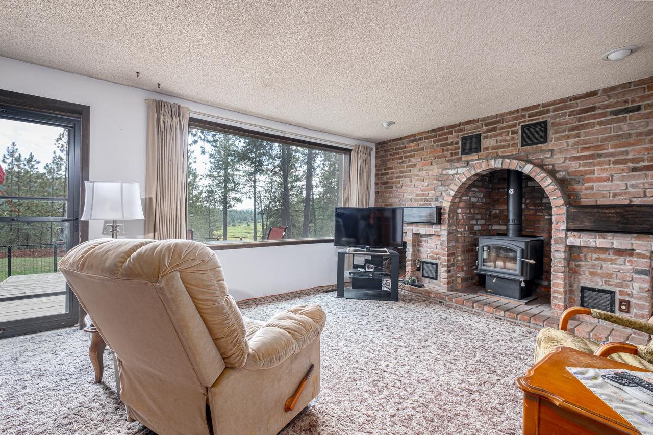 5905 East Eloika Road Elk, WA 99009 - Photo 6 of 34