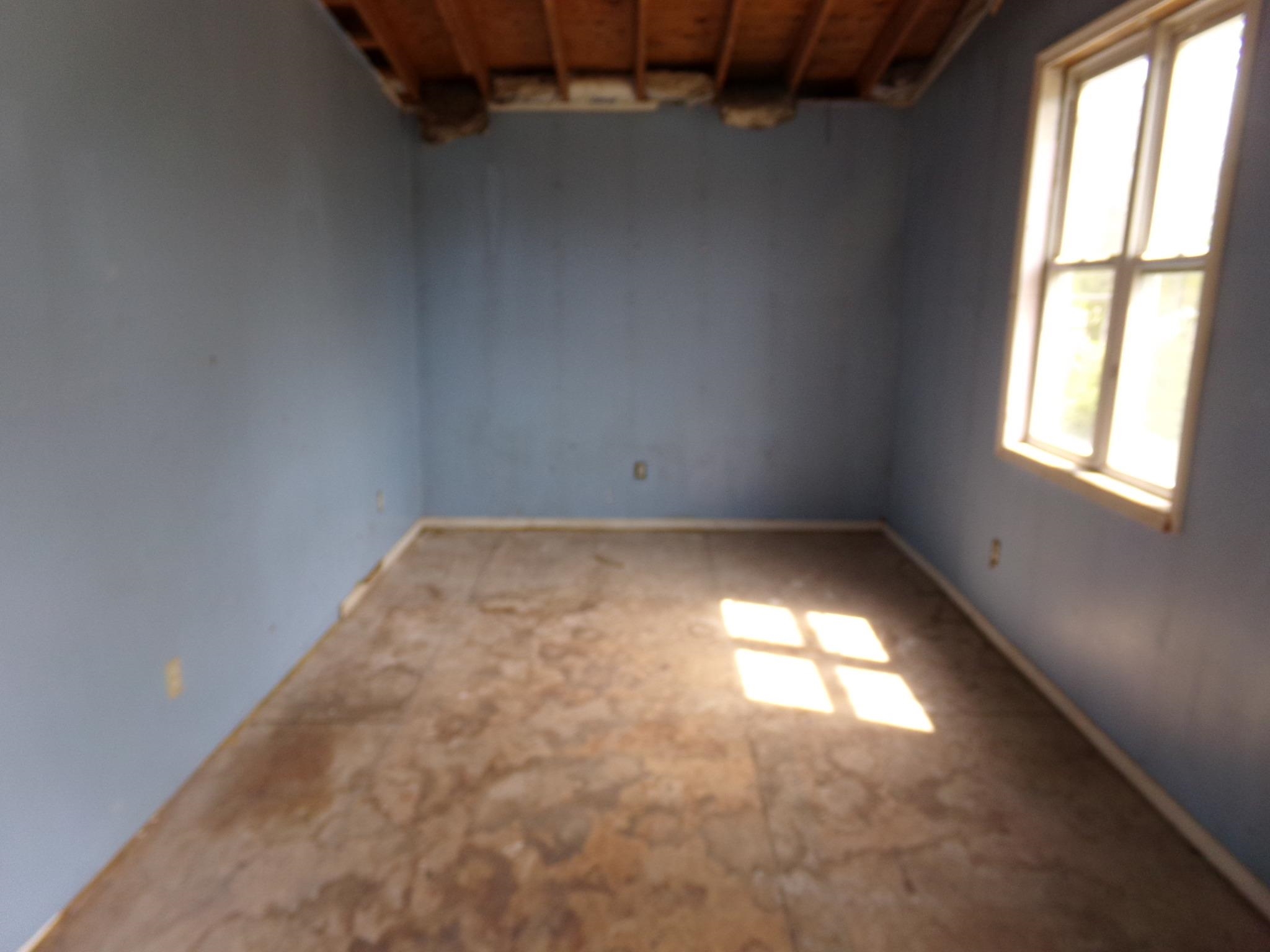 14 Gibson Avenue Whitesboro, NJ 08210 - Photo 13 of 25 an empty room with a window