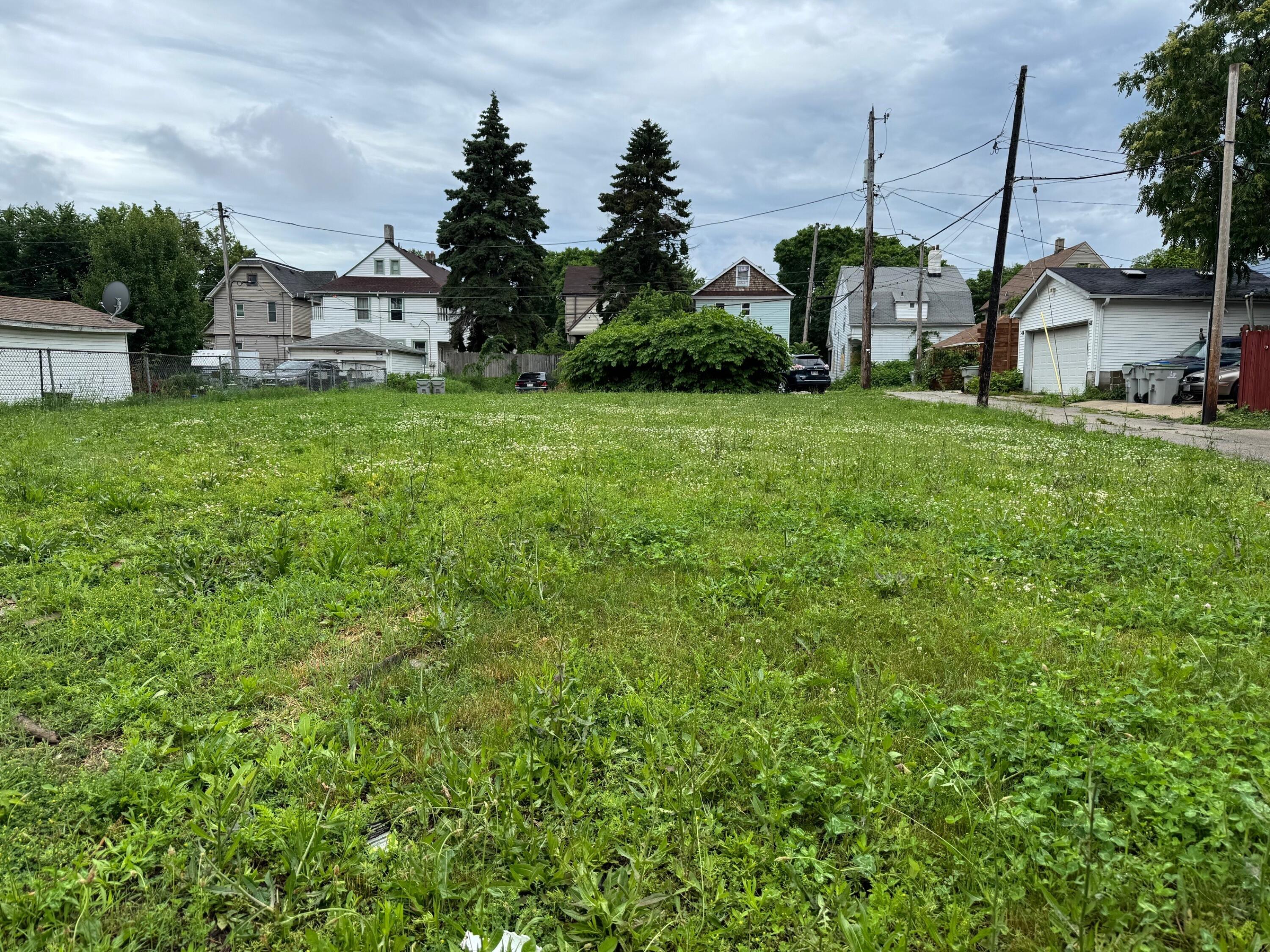 223 North 33rd Street Milwaukee, WI 53208 - Photo 4 of 4 223 N 33rd St -1