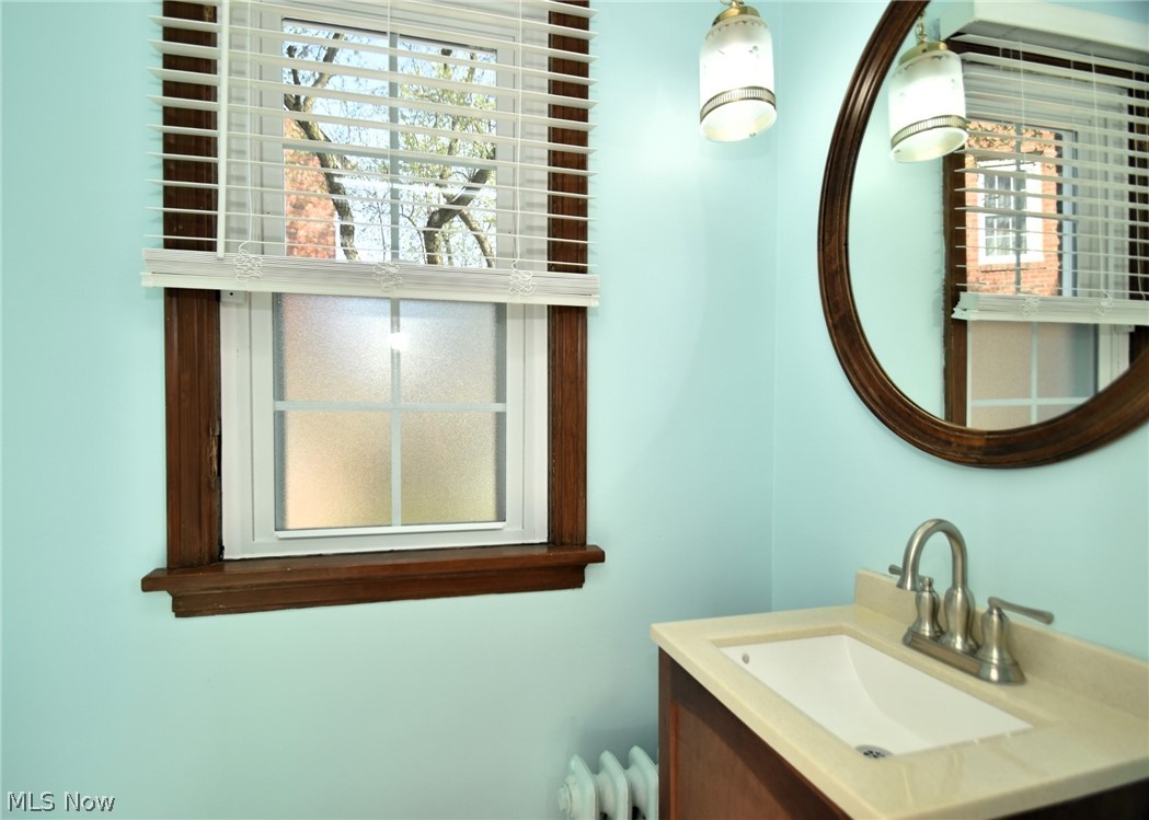 2420 Eaton Road University Heights, OH 44118 - Photo 15 of 35 Half Bath