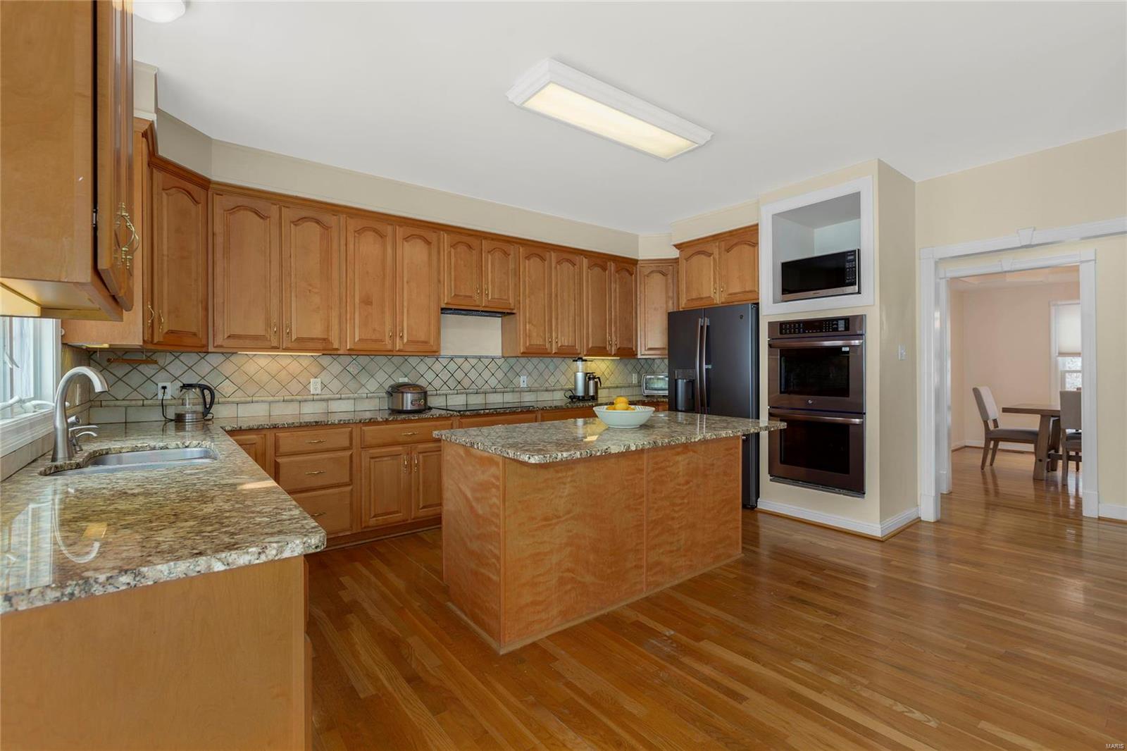 821 North Spoede Road Creve Coeur, MO 63141 - Photo 12 of 39