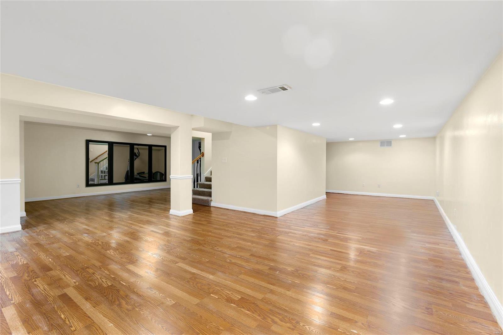 821 North Spoede Road Creve Coeur, MO 63141 - Photo 29 of 39