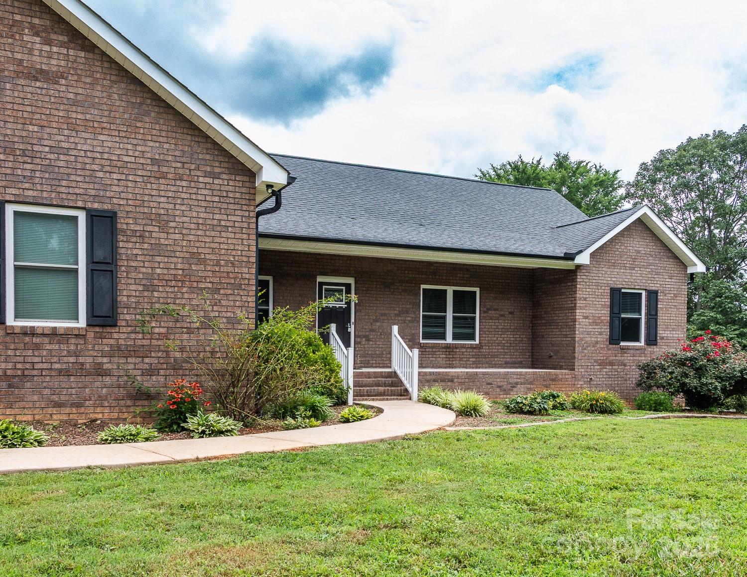 28835 Hartsell Road Albemarle, NC 28001 - Photo 3 of 31 Gallery Image 3
