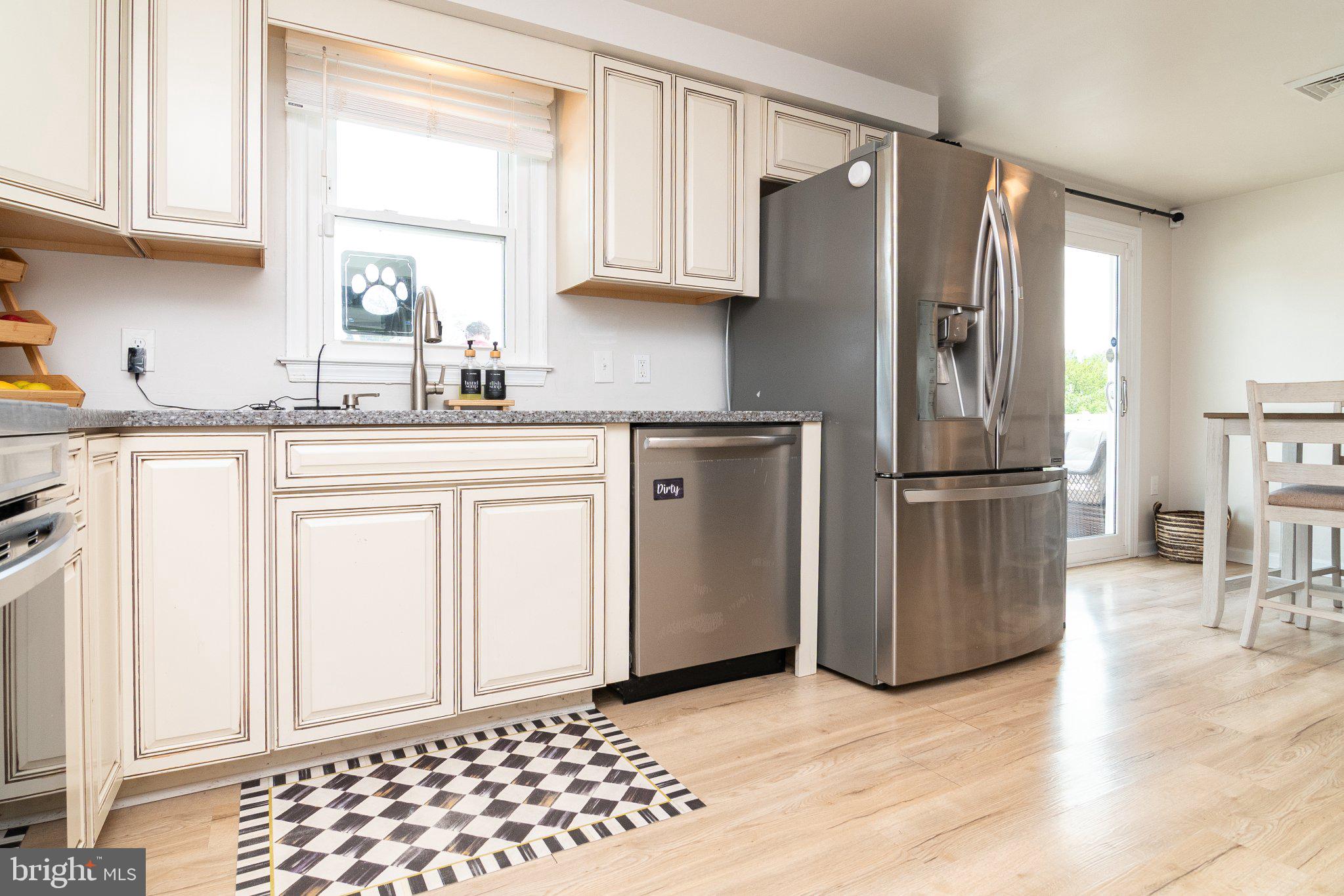 14788 Josephs Road Seaford, DE 19973 - Photo 7 of 25 Modern kitchen with sleek appliances.