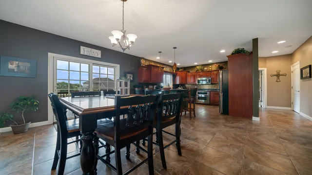 $679,000 | 1815 White Pines Drive, Dixon, IL 61021