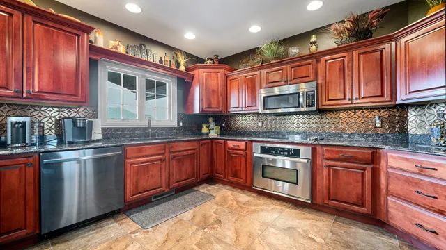 $679,000 | 1815 White Pines Drive, Dixon, IL 61021