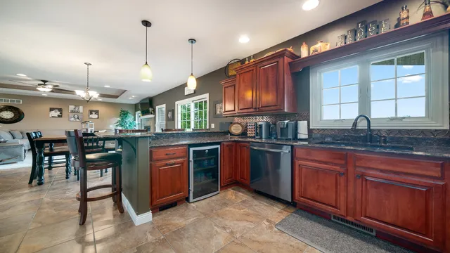 $679,000 | 1815 White Pines Drive, Dixon, IL 61021