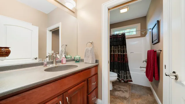 $679,000 | 1815 White Pines Drive, Dixon, IL 61021