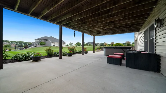 $679,000 | 1815 White Pines Drive, Dixon, IL 61021