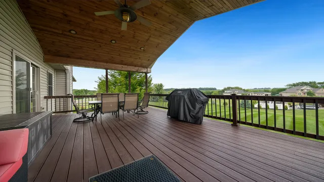 $679,000 | 1815 White Pines Drive, Dixon, IL 61021