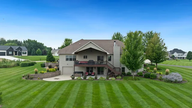 $679,000 | 1815 White Pines Drive, Dixon, IL 61021