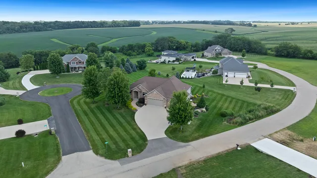 $679,000 | 1815 White Pines Drive, Dixon, IL 61021