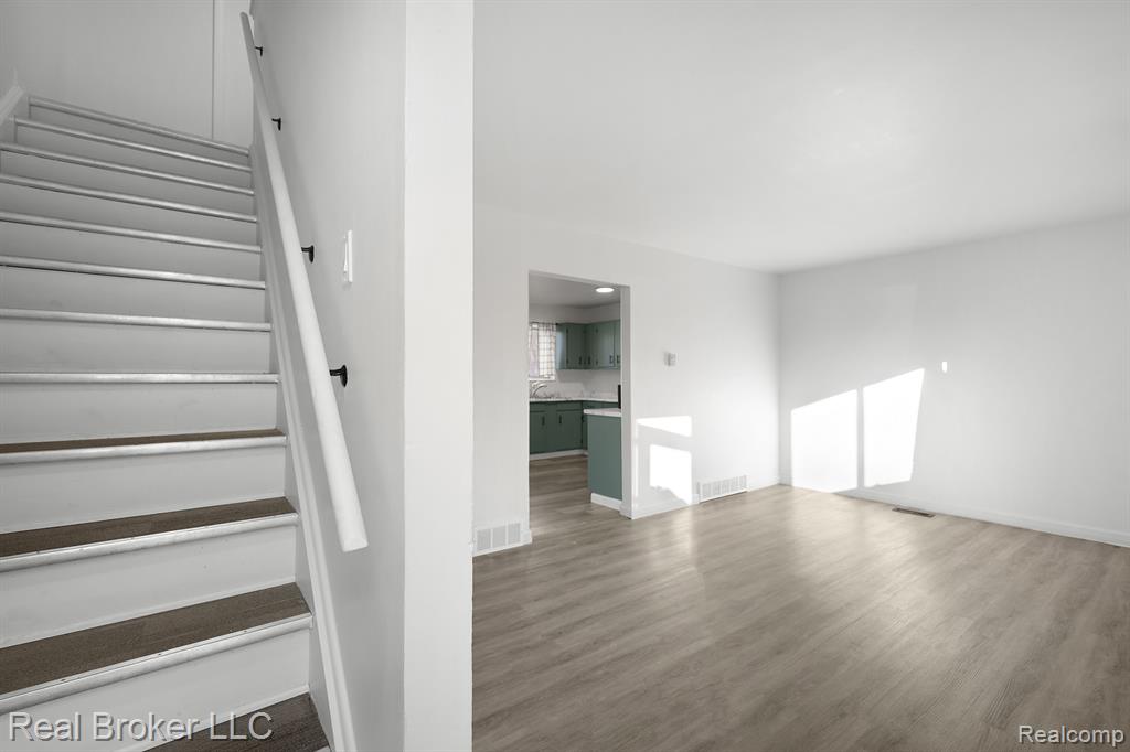 2717 Tiptree Path Flint, MI 48506 - Photo 12 of 24 Gallery Image 12