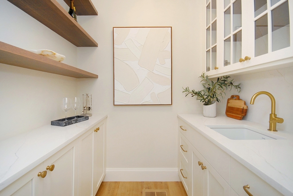 1053 Main Street Concord, MA 01742 - Photo 12 of 38