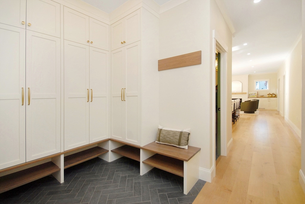 1053 Main Street Concord, MA 01742 - Photo 13 of 38