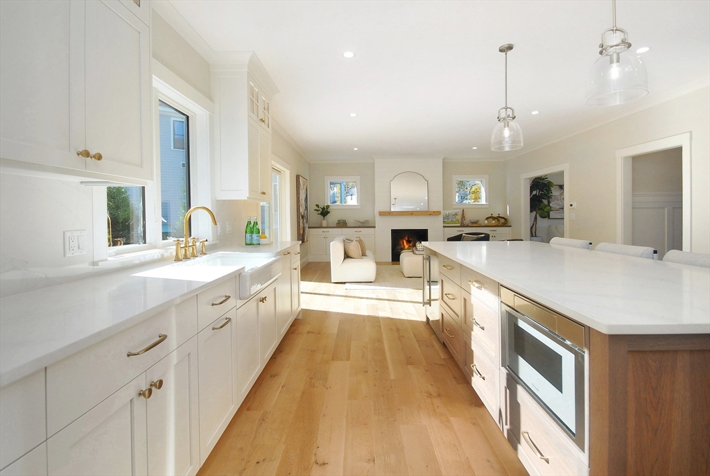 1053 Main Street Concord, MA 01742 - Photo 9 of 38