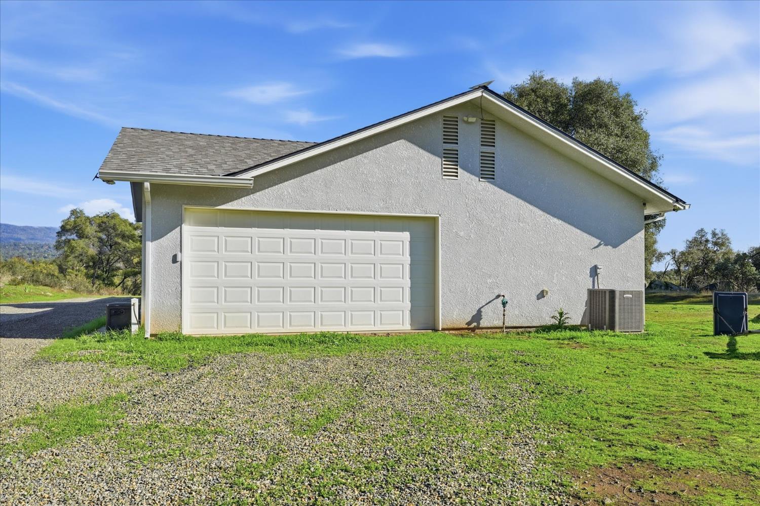 4001 Pacific Bars Road Mariposa, CA 95338 - Photo 3 of 43