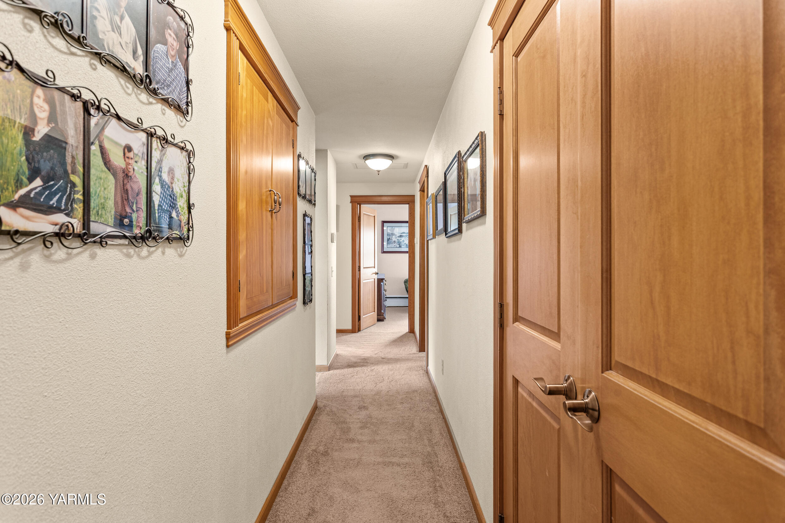 2660 Brownstown Road Harrah, WA 98933 - Photo 24 of 88 Hallway
