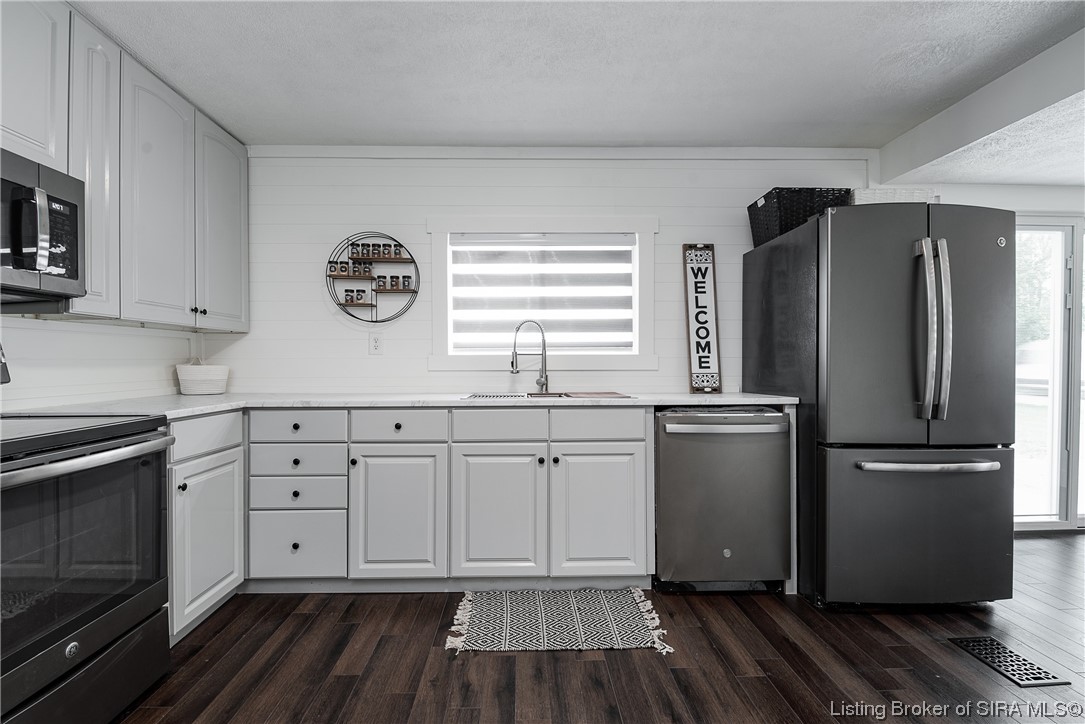 1933 North Slab Road Scottsburg, IN 47170 - Photo 9 of 28 Gallery Image 9