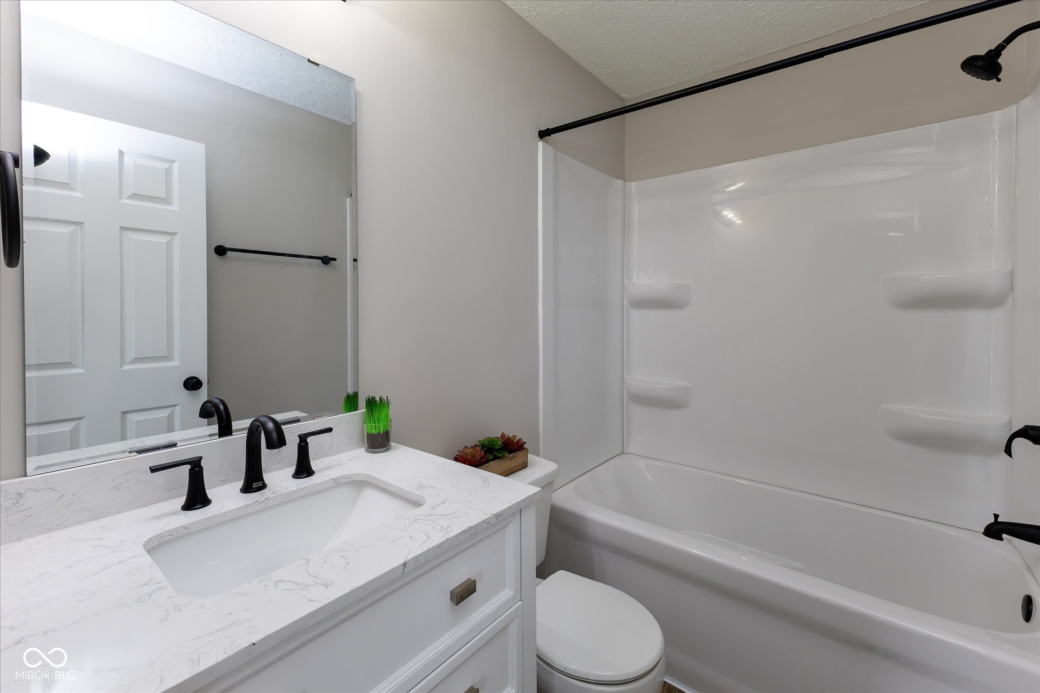 3228-3230 Smith Road Plainfield, IN 46168 - Photo 6 of 19 Gallery Image 6