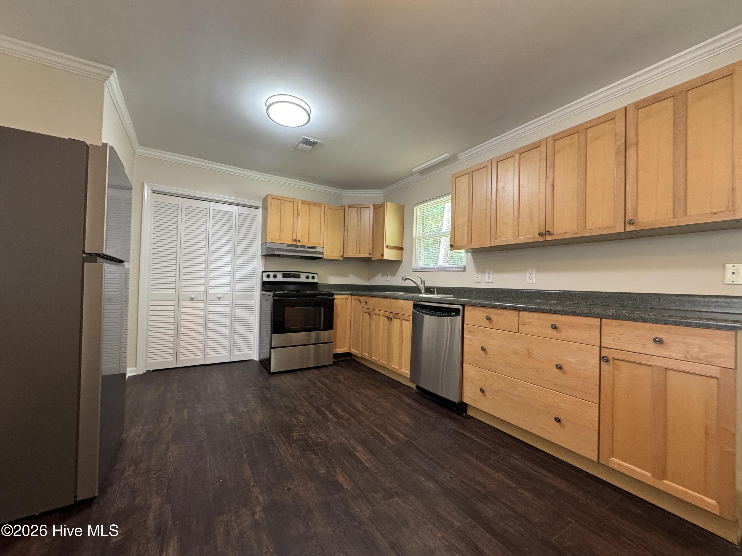 317 Covington Road Wilmington, NC 28409 - Photo 4 of 17