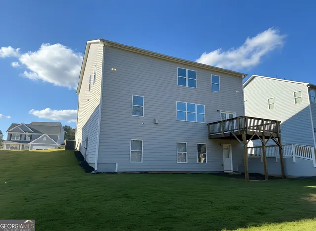 a house view with a outdoor space