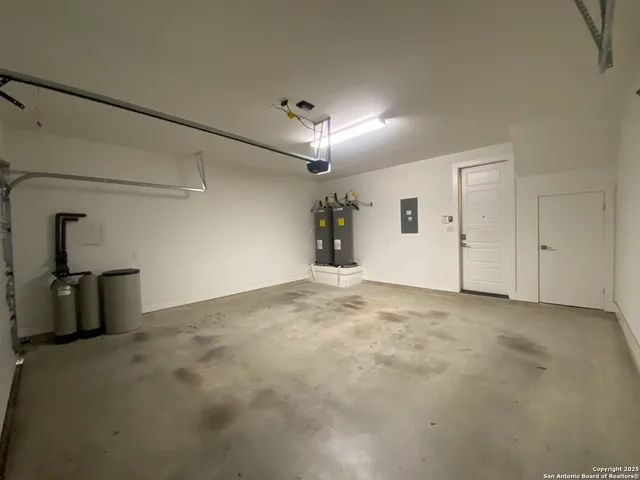 $3,200 | 825 North St Mary's Street, Unit 102, San Antonio, TX 78205