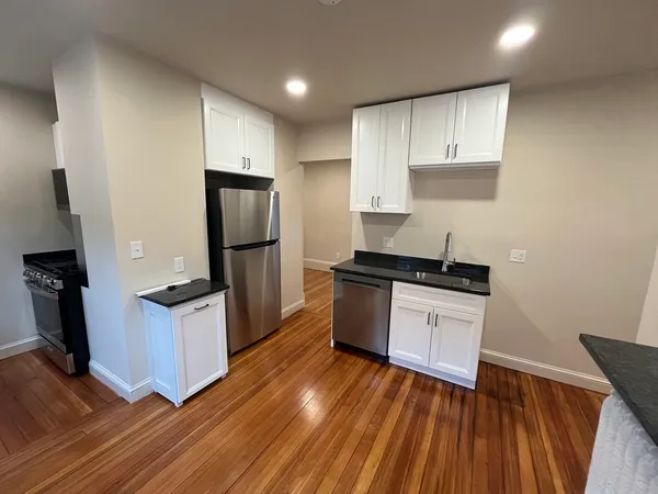 $3,200 | 1542 Commonwealth Avenue, Unit 3, Boston, MA 02135