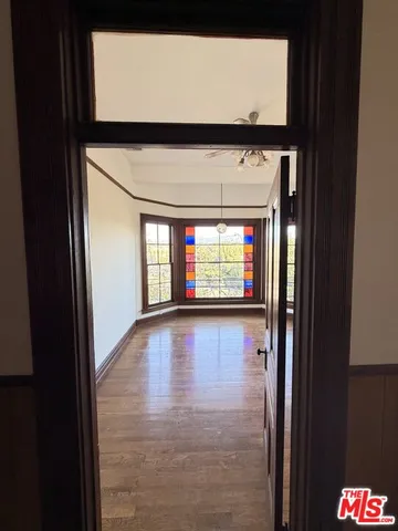 a view of empty room with window