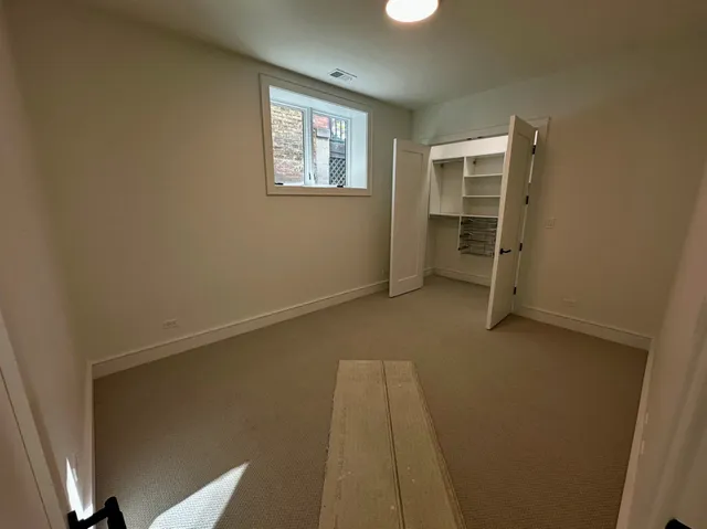 $5,800 | 4243 North Damen Avenue, Unit 1R, Chicago, IL 60618