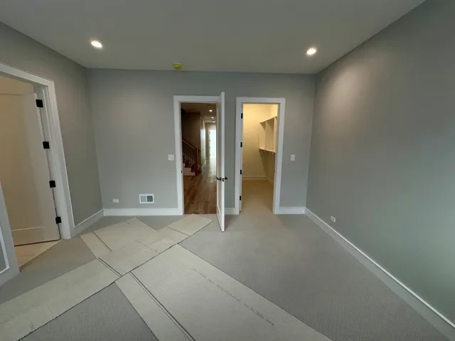 $5,800 | 4243 North Damen Avenue, Unit 1R, Chicago, IL 60618