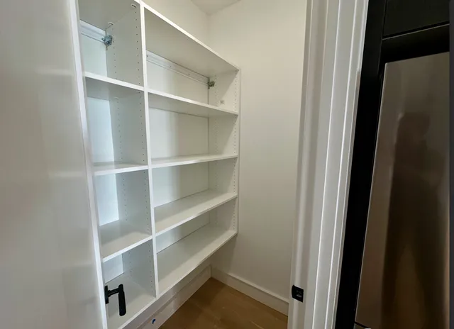 $5,800 | 4243 North Damen Avenue, Unit 1R, Chicago, IL 60618