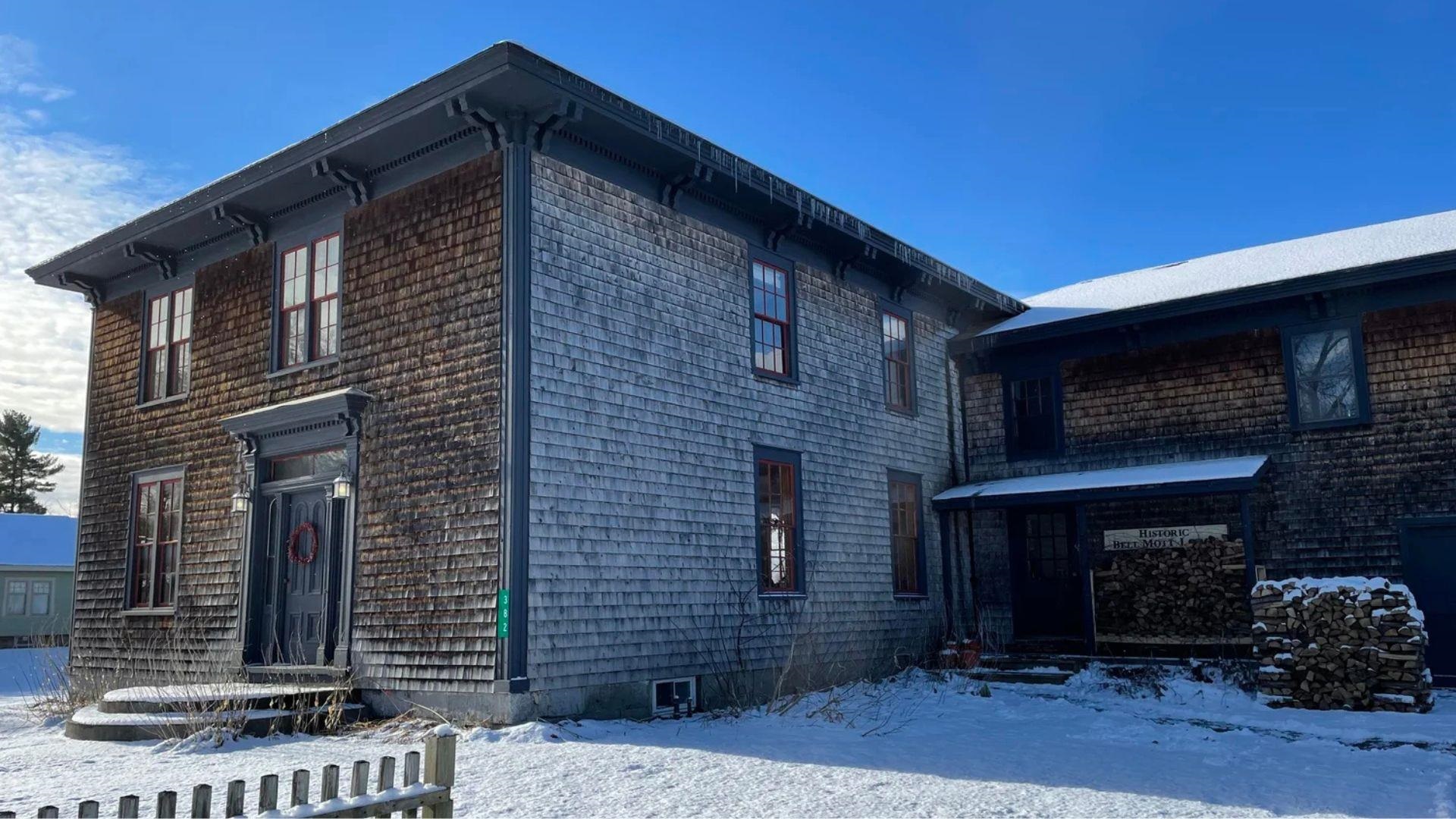 382 South Main Street Alburgh, VT 05440 - Photo 1 of 54