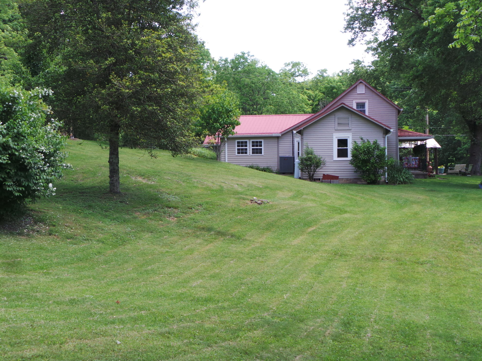 1905 Boozy Creek Road Bristol, VA 24202 - Photo 36 of 130 LEFT SIDE YARD