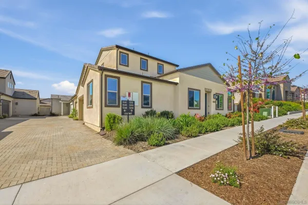 $1,378,000 | 15159 Leia Way, San Diego, CA 92129