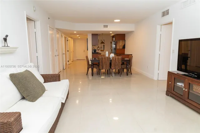 $895,000 | 1800 South Ocean Drive, Unit 908, Hallandale Beach, FL 33009