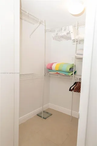 $895,000 | 1800 South Ocean Drive, Unit 908, Hallandale Beach, FL 33009