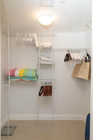 $895,000 | 1800 South Ocean Drive, Unit 908, Hallandale Beach, FL 33009