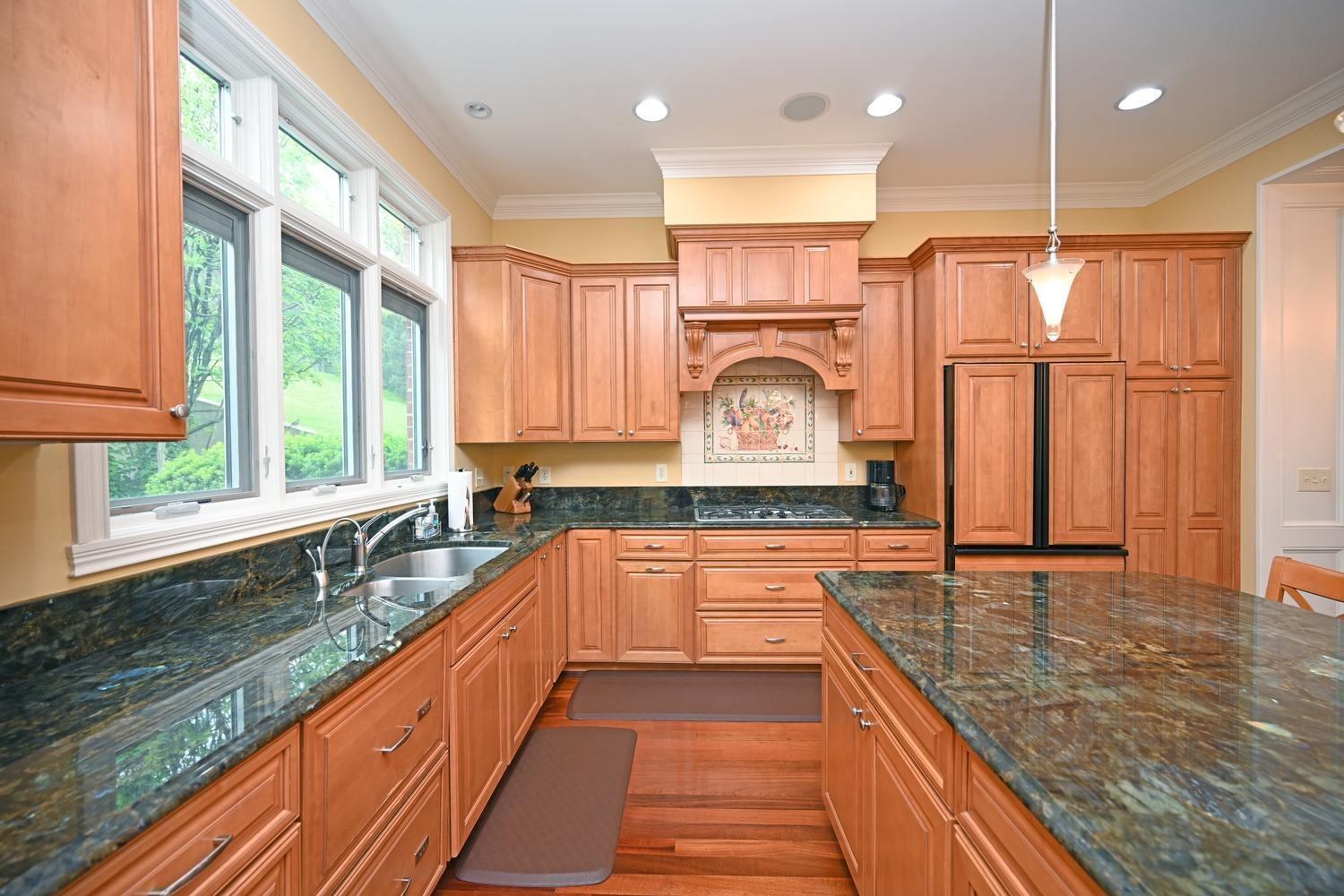 1156 Riverside Drive Cincinnati, OH 45202 - Photo 16 of 50 Gallery Image 16