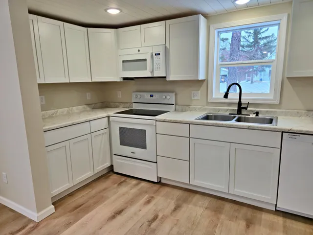 $160,000 | 738 1st Street Northeast, Menahga, MN 56464