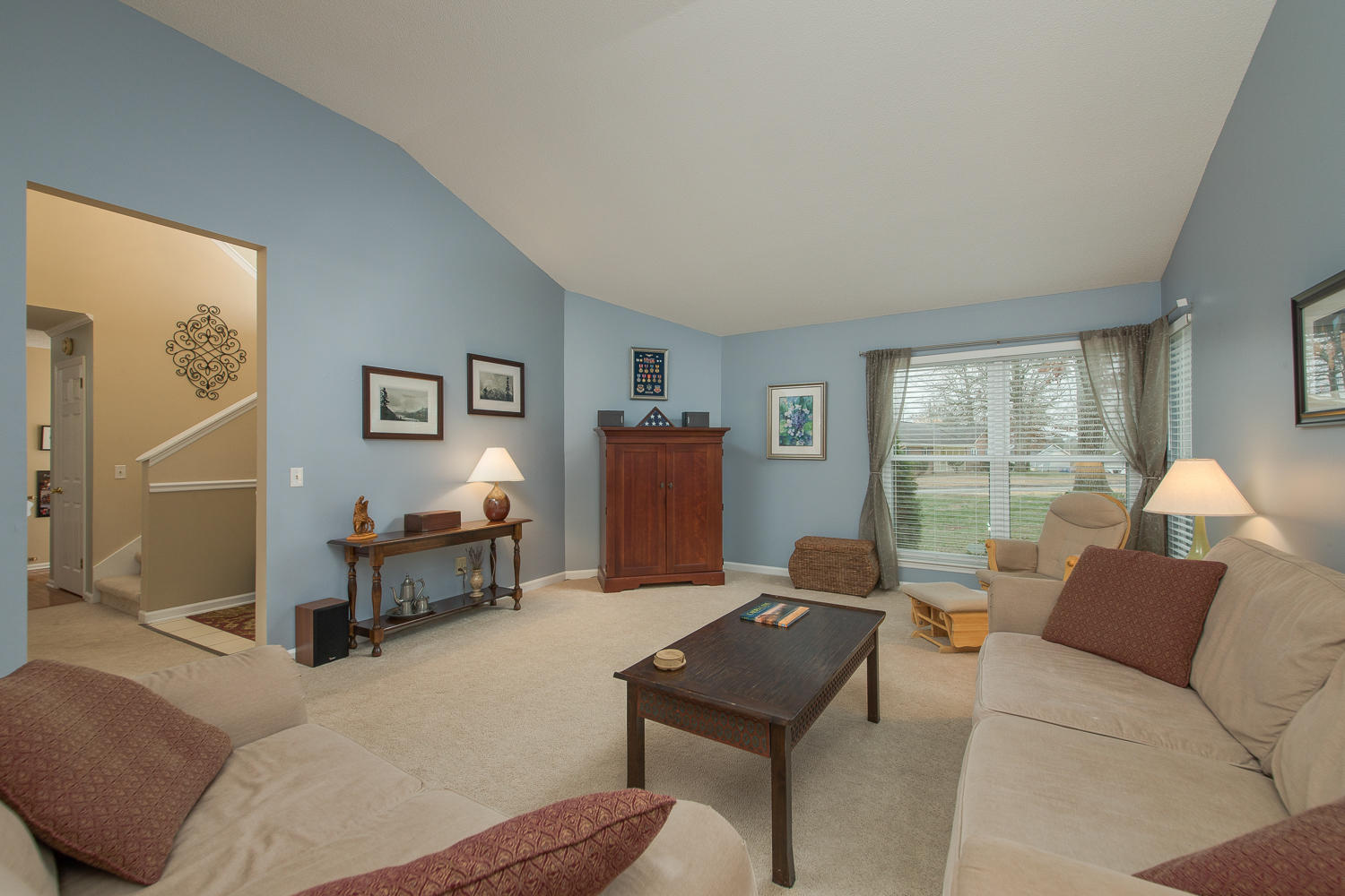705 Hurricane Ridge Circle Chattanooga, TN 37421 - Photo 6 of 30 Living Room.jpg